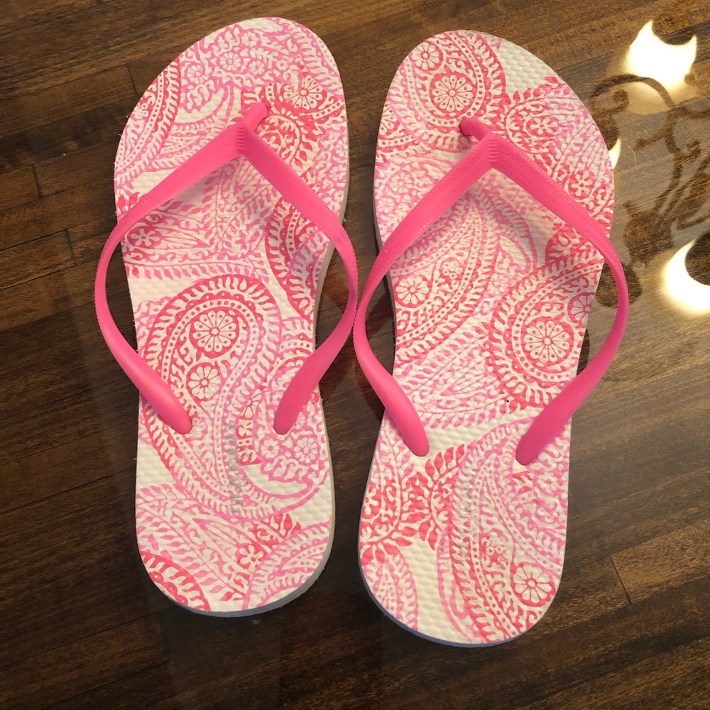 Old Navy pink flip Flops